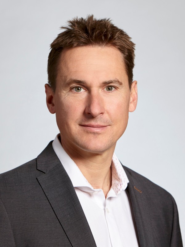 Prof. Dr. Florian Dörfler